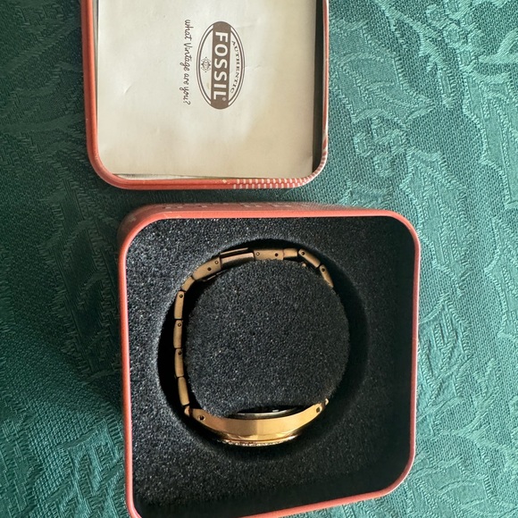 Rose gold fossil watch - Picture 3 of 8